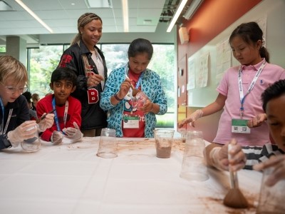 Students work together on the CSI pathway at NYLF Pathways to STEM